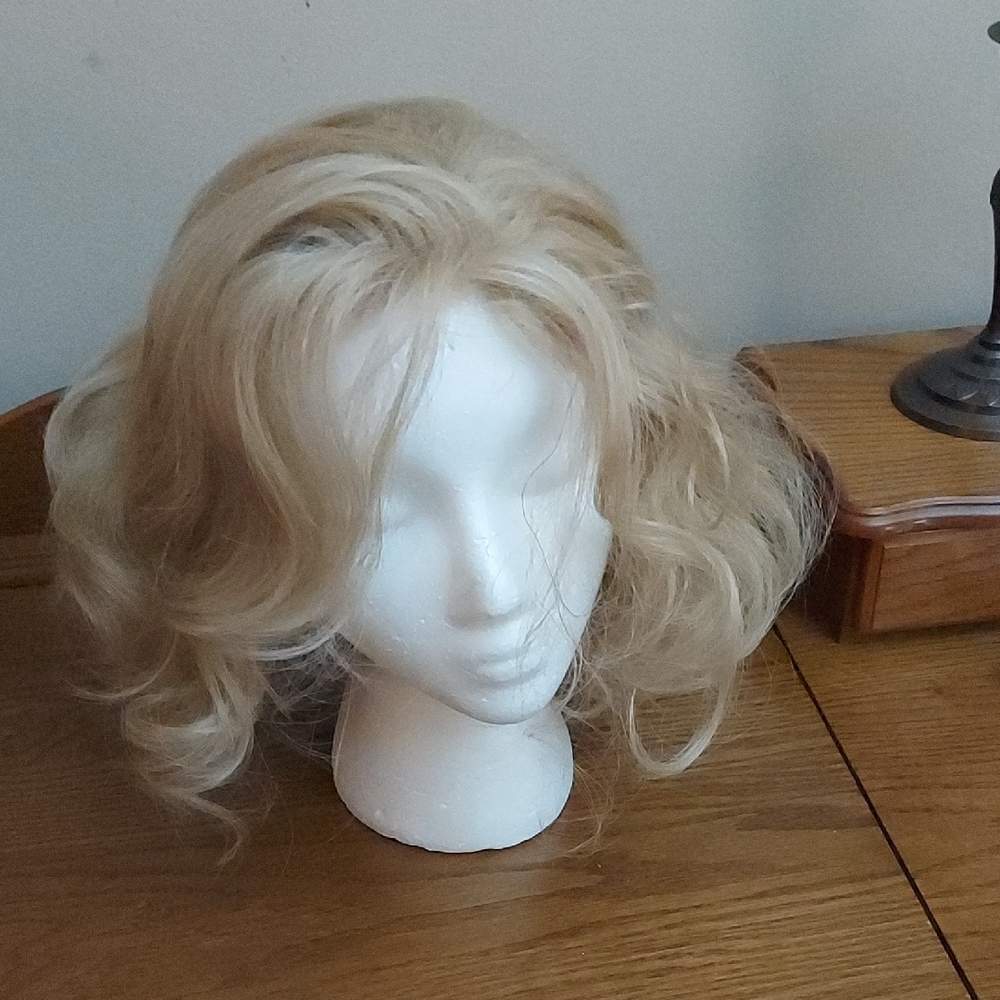 Elegant Light Blonde Curly Hair Wig